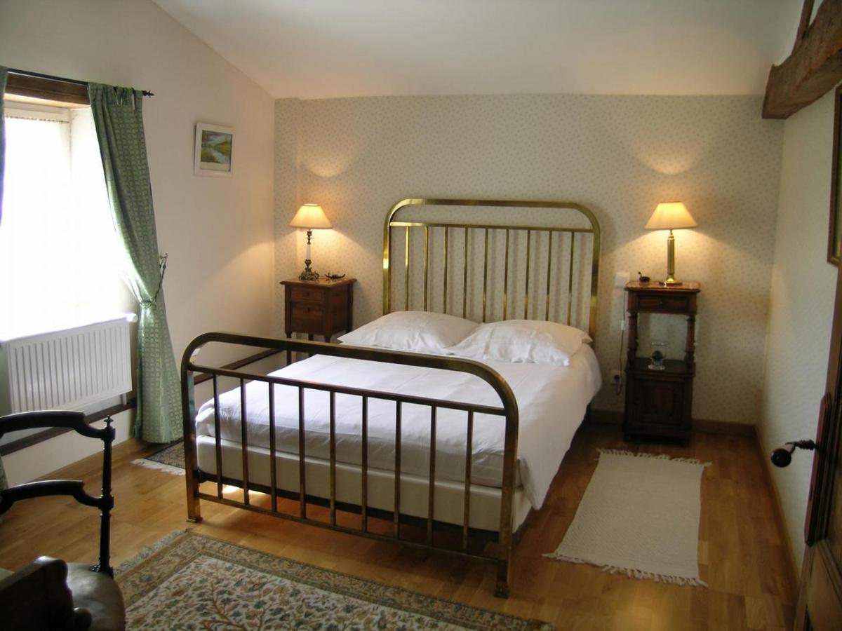 Gite Du Chateau De Pernan Avy Ngoại thất bức ảnh