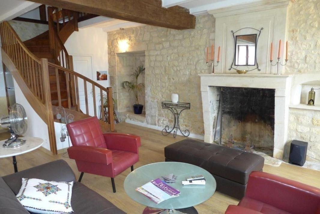 Gite Du Chateau De Pernan Avy Ngoại thất bức ảnh