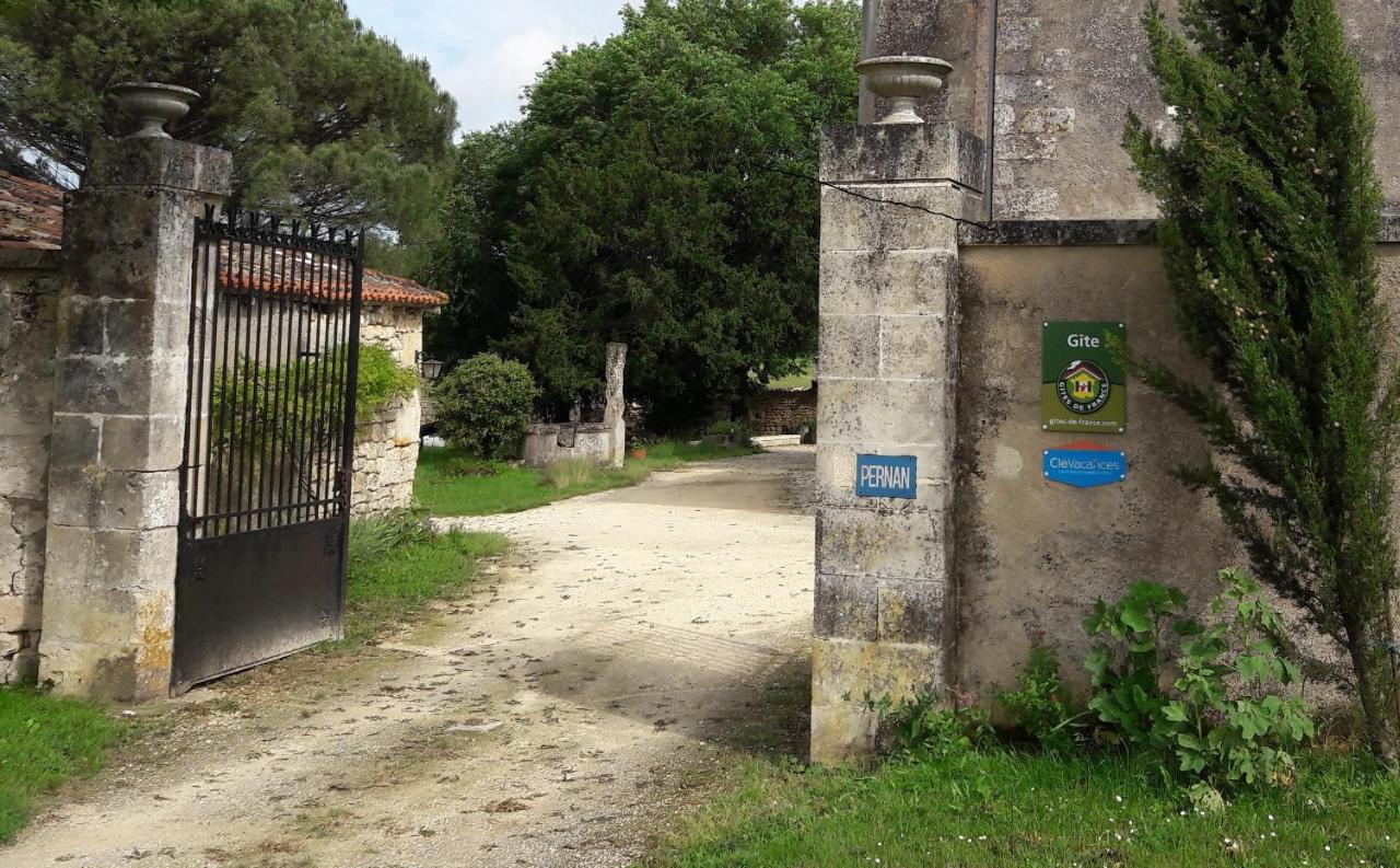 Gite Du Chateau De Pernan Avy Ngoại thất bức ảnh